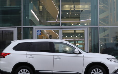 Mitsubishi Outlander III рестайлинг 3, 2016 год, 1 490 000 рублей, 6 фотография