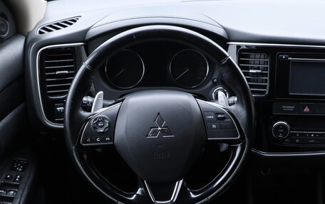 Mitsubishi Outlander III рестайлинг 3, 2016 год, 1 490 000 рублей, 9 фотография