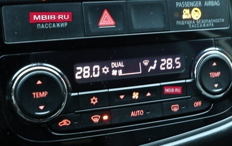 Mitsubishi Outlander III рестайлинг 3, 2016 год, 1 490 000 рублей, 18 фотография