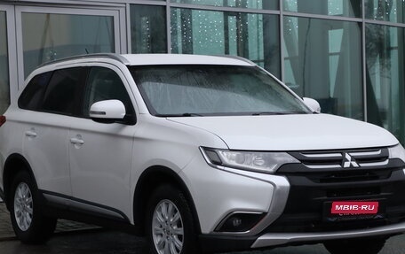 Mitsubishi Outlander III рестайлинг 3, 2016 год, 1 490 000 рублей, 7 фотография