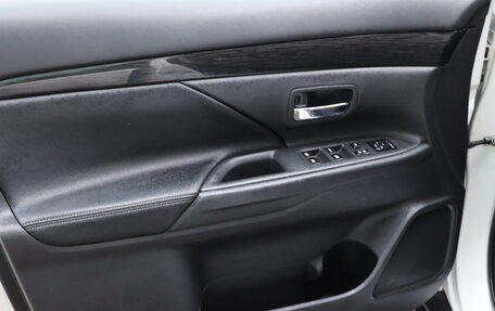 Mitsubishi Outlander III рестайлинг 3, 2016 год, 1 490 000 рублей, 20 фотография