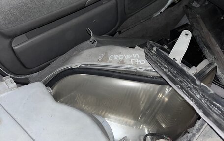 Toyota Crown, 2001 год, 250 000 рублей, 8 фотография