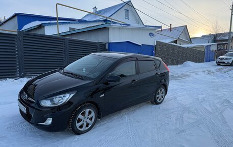Hyundai Solaris II рестайлинг, 2011 год, 780 000 рублей, 3 фотография