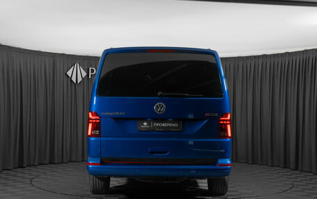 Volkswagen Caravelle T6 рестайлинг, 2021 год, 4 390 000 рублей, 6 фотография