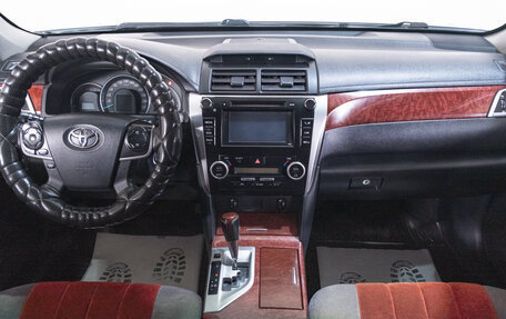 Toyota Camry, 2014 год, 2 099 000 рублей, 10 фотография