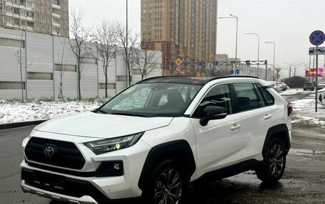 Toyota RAV4, 2025 год, 4 390 000 рублей, 3 фотография