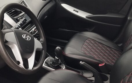 Hyundai Solaris II рестайлинг, 2013 год, 950 000 рублей, 4 фотография