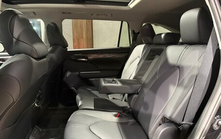 Toyota Highlander, 2025 год, 5 650 000 рублей, 10 фотография