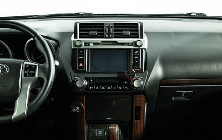 Toyota Land Cruiser Prado 150 рестайлинг 2, 2015 год, 3 600 000 рублей, 14 фотография