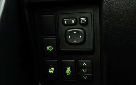 Toyota Land Cruiser Prado 150 рестайлинг 2, 2015 год, 3 600 000 рублей, 21 фотография