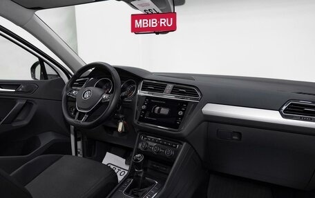 Volkswagen Tiguan II, 2020 год, 1 799 000 рублей, 7 фотография