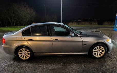 BMW 3 серия, 2009 год, 900 000 рублей, 8 фотография