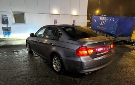 BMW 3 серия, 2009 год, 900 000 рублей, 6 фотография