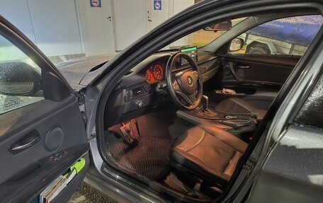 BMW 3 серия, 2009 год, 900 000 рублей, 18 фотография