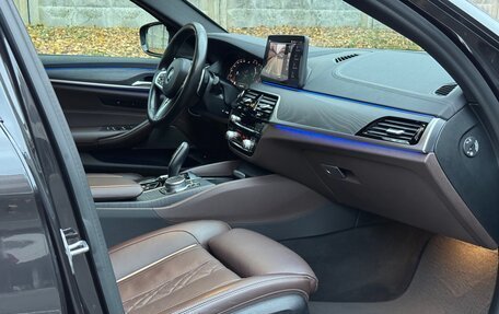 BMW 5 серия, 2020 год, 5 990 000 рублей, 13 фотография