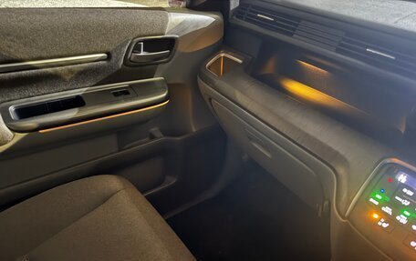 Honda Stepwgn IV, 2016 год, 1 930 000 рублей, 20 фотография