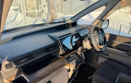 Honda Stepwgn IV, 2016 год, 1 930 000 рублей, 21 фотография