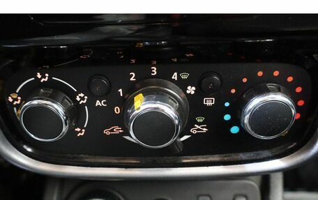 Renault Duster I рестайлинг, 2013 год, 929 000 рублей, 11 фотография