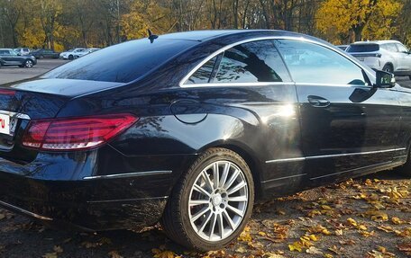 Mercedes-Benz E-Класс, 2015 год, 1 950 000 рублей, 3 фотография