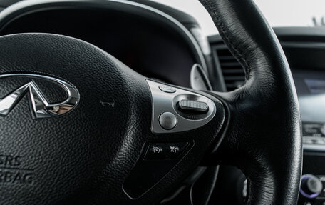 Infiniti QX70, 2013 год, 2 100 000 рублей, 16 фотография