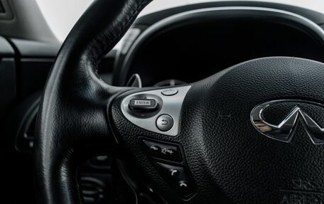 Infiniti QX70, 2013 год, 2 100 000 рублей, 15 фотография