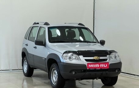 Chevrolet Niva I рестайлинг, 2017 год, 707 000 рублей, 2 фотография