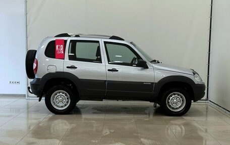 Chevrolet Niva I рестайлинг, 2017 год, 707 000 рублей, 10 фотография