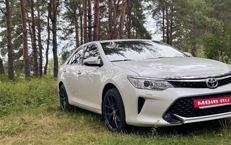 Toyota Camry, 2015 год, 1 950 000 рублей, 4 фотография