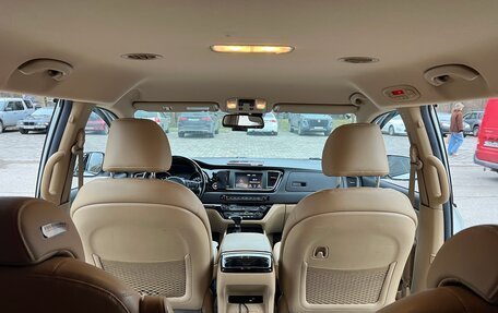 KIA Carnival III, 2019 год, 2 600 000 рублей, 11 фотография