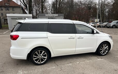 KIA Carnival III, 2019 год, 2 600 000 рублей, 5 фотография