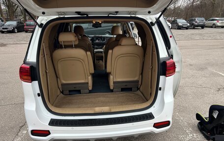 KIA Carnival III, 2019 год, 2 600 000 рублей, 13 фотография