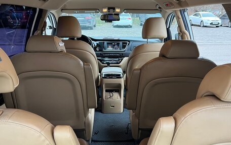 KIA Carnival III, 2019 год, 2 600 000 рублей, 9 фотография