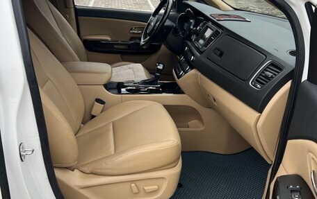 KIA Carnival III, 2019 год, 2 600 000 рублей, 6 фотография