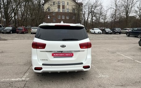 KIA Carnival III, 2019 год, 2 600 000 рублей, 4 фотография