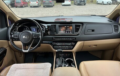 KIA Carnival III, 2019 год, 2 600 000 рублей, 16 фотография