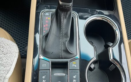 KIA Carnival III, 2019 год, 2 600 000 рублей, 23 фотография