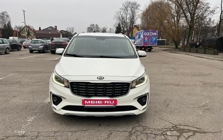 KIA Carnival III, 2019 год, 2 600 000 рублей, 30 фотография