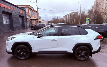 Toyota RAV4, 2021 год, 4 200 000 рублей, 3 фотография