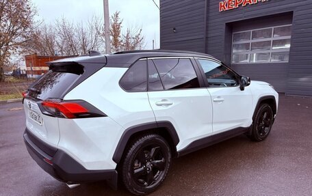 Toyota RAV4, 2021 год, 4 200 000 рублей, 5 фотография