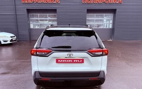 Toyota RAV4, 2021 год, 4 200 000 рублей, 6 фотография