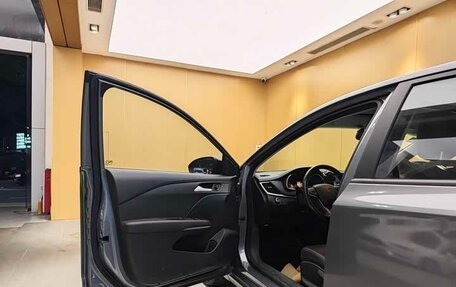 Chevrolet Monza, 2022 год, 1 020 000 рублей, 26 фотография