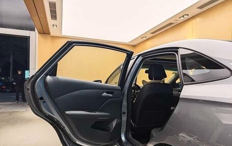 Chevrolet Monza, 2022 год, 1 020 000 рублей, 27 фотография
