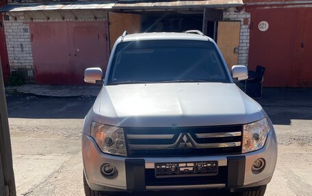 Mitsubishi Pajero IV, 2011 год, 1 600 000 рублей, 2 фотография