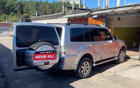 Mitsubishi Pajero IV, 2011 год, 1 600 000 рублей, 3 фотография