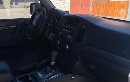 Mitsubishi Pajero IV, 2011 год, 1 600 000 рублей, 11 фотография