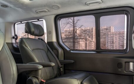 Hyundai Staria, 2023 год, 8 050 000 рублей, 2 фотография