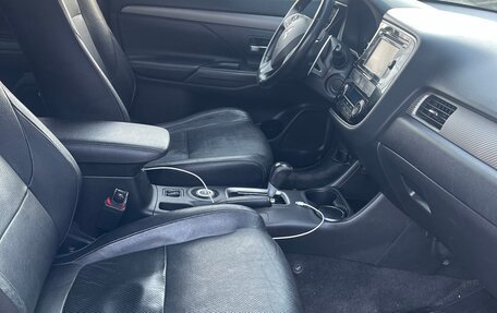 Mitsubishi Outlander III рестайлинг 3, 2012 год, 1 240 000 рублей, 15 фотография