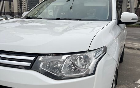 Mitsubishi Outlander III рестайлинг 3, 2012 год, 1 240 000 рублей, 13 фотография