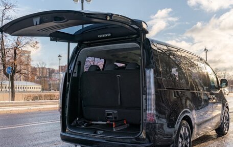 Hyundai Staria, 2023 год, 8 050 000 рублей, 4 фотография