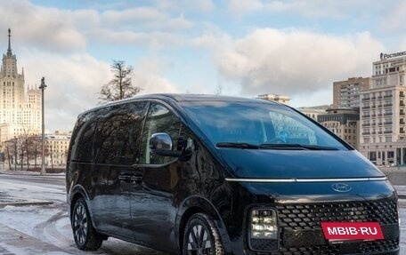 Hyundai Staria, 2023 год, 8 050 000 рублей, 12 фотография